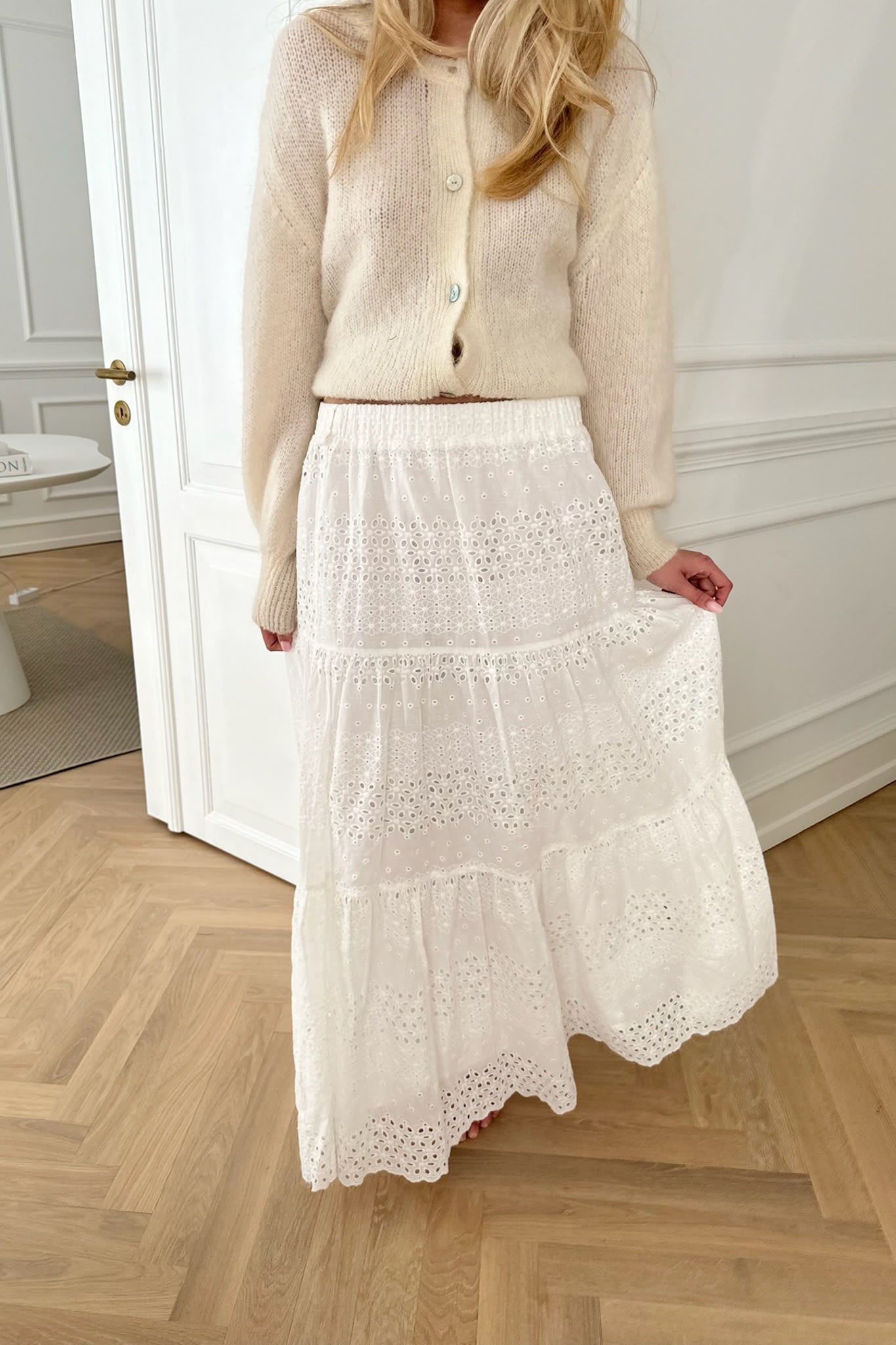 SofiaIC Long Skirt - White Lace – en.byic.com