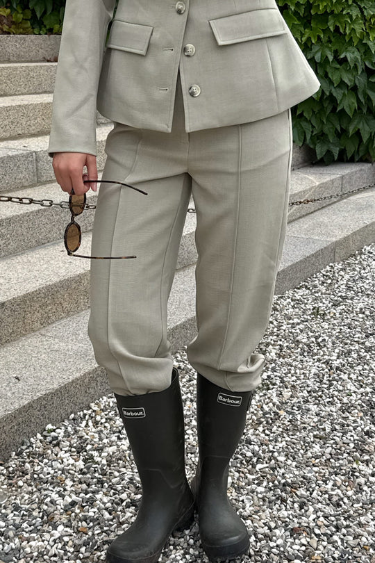 SignatureIC Press Pants (Preorder del. week 35) - Dusty Beige