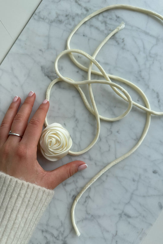 BellaIC Rose - White